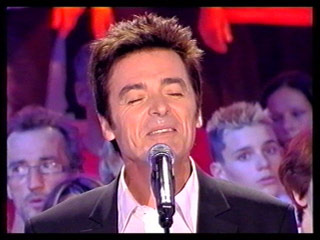 Daniel interprte 'Ils s'aiment'